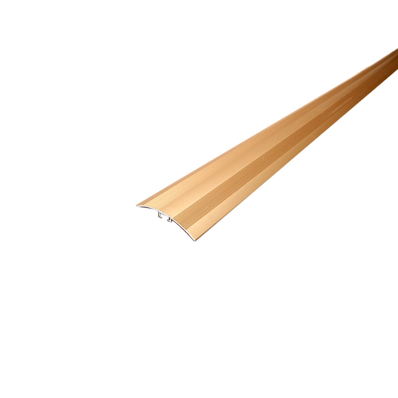 Faixa de transi&ccedil;&atilde;o do azulejo para o ch&atilde;o