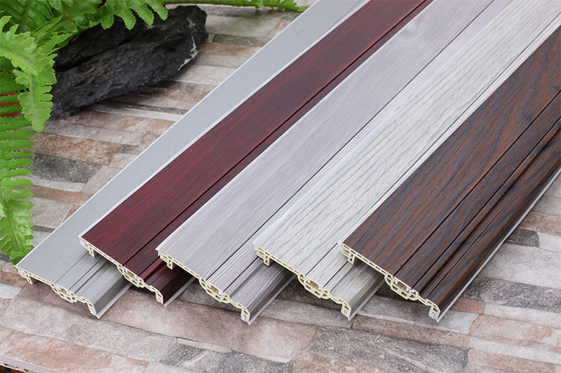 rodap&eacute; de pl&aacute;stico