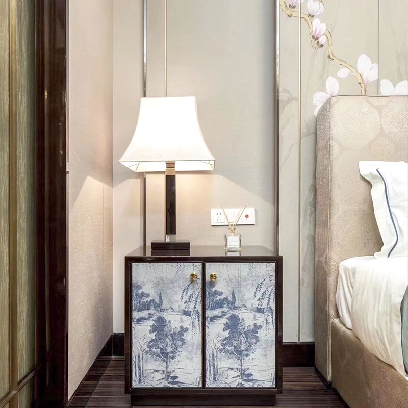 acabamento de borda de azulejo em metal