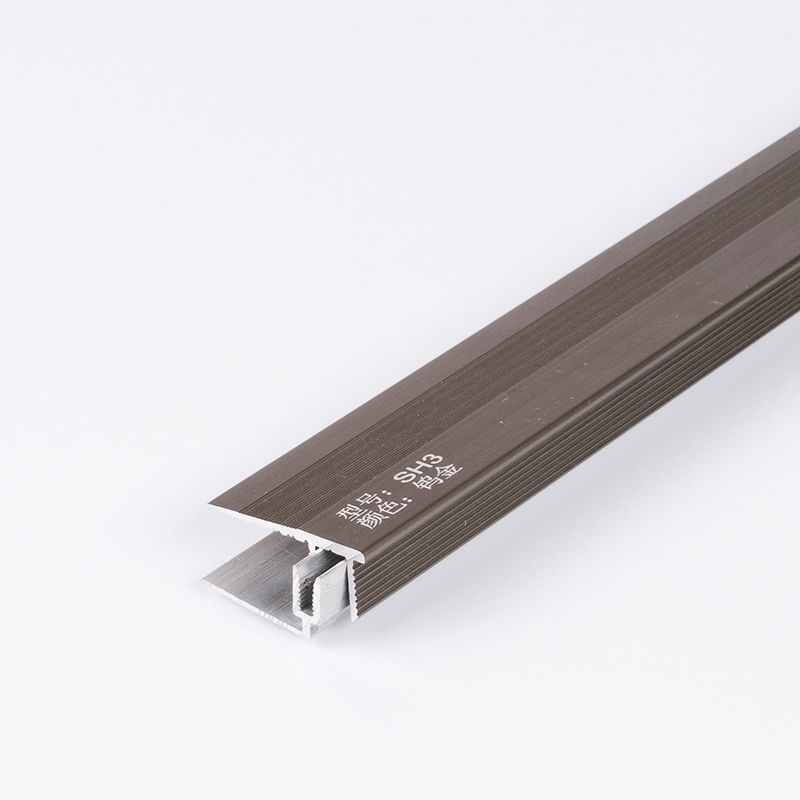 Borda de telha de alum&iacute;nio