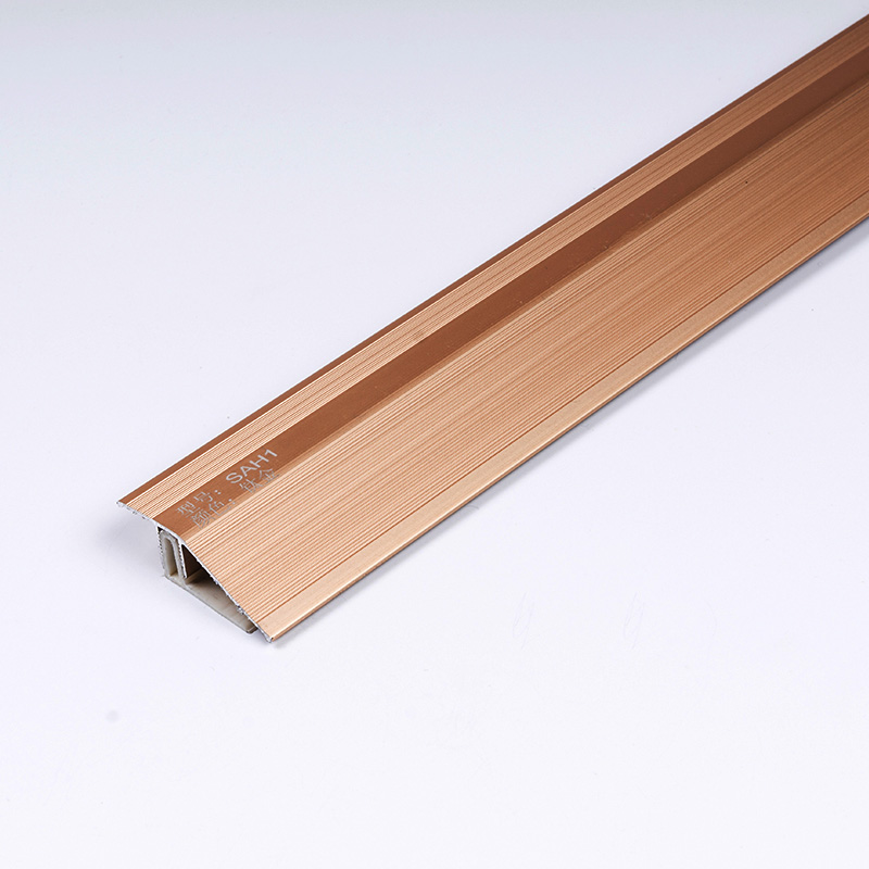 Faixa de transi&ccedil;&atilde;o de piso met&aacute;lica