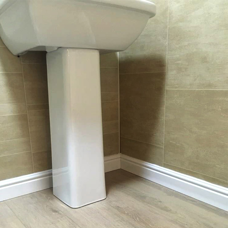 Cozinha com rodap&eacute; de PVC personalizado