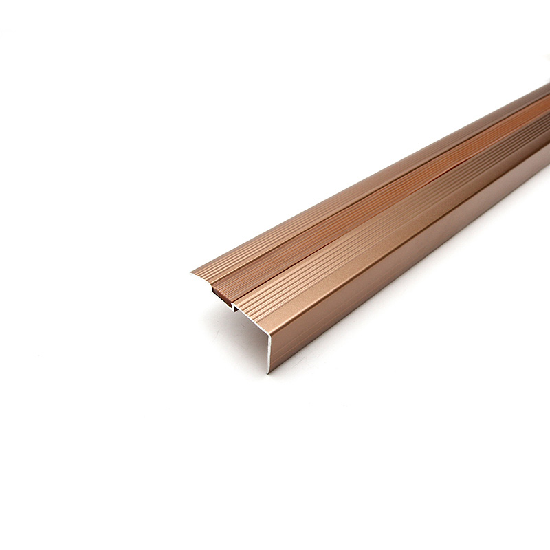 Perfis luxuosos para escadas