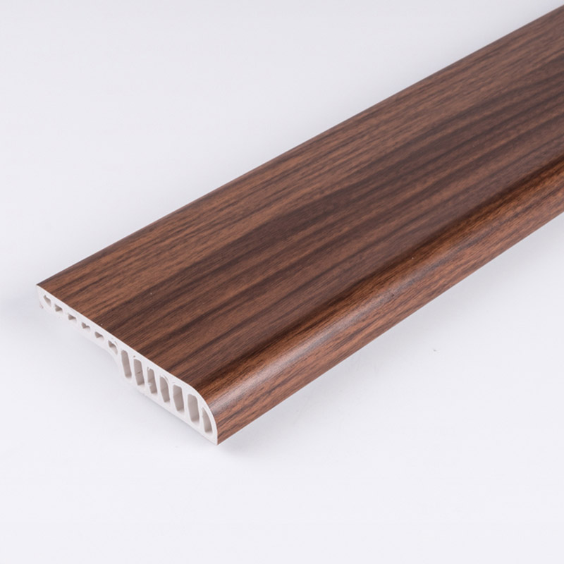 Rodap&eacute; interno de banheiro em PVC