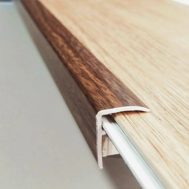 Tiras internas de borda de escada em forma de F