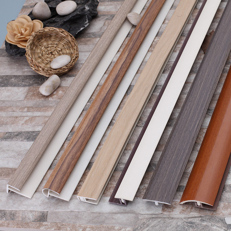 Guarni&ccedil;&otilde;es de bordas de piso de PVC de gr&atilde;o de madeira
