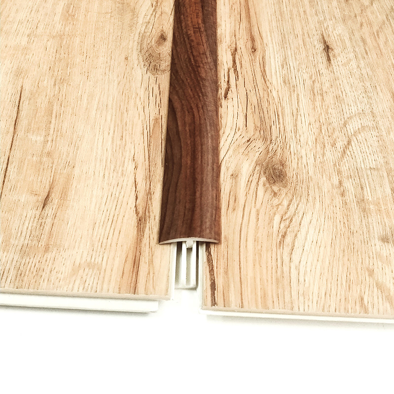 Faixa de transi&ccedil;&atilde;o de piso UPVC