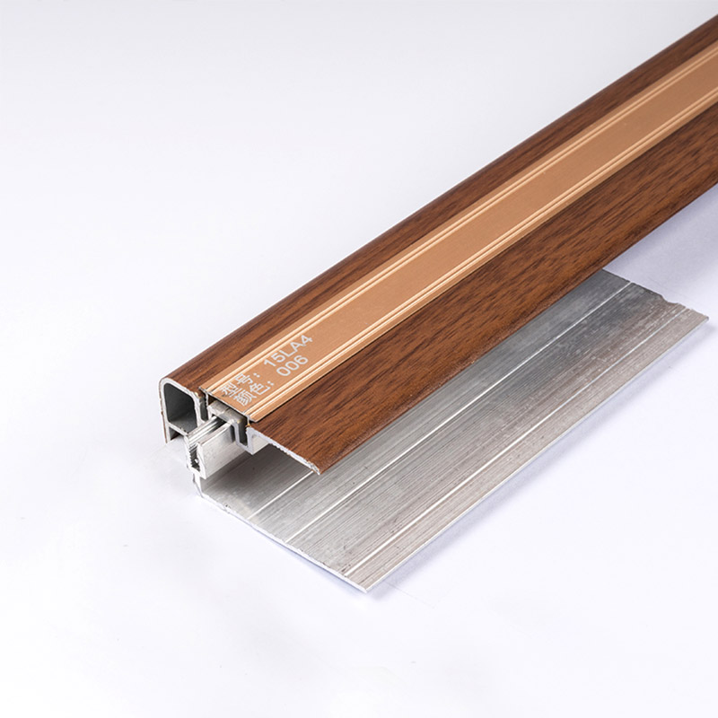 Acabamentos de borda de escada de azulejo dur&aacute;veis