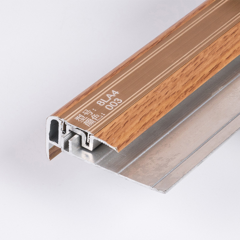 Acabamento da borda da escada