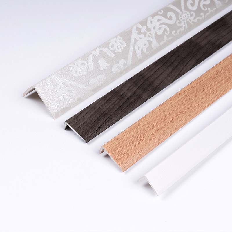  V&aacute;rios tamanhos de tiras de borda de piso em forma de V