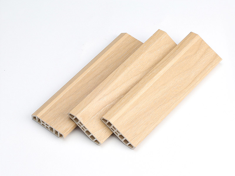 rodap&eacute;s de PVC de 55*15mm