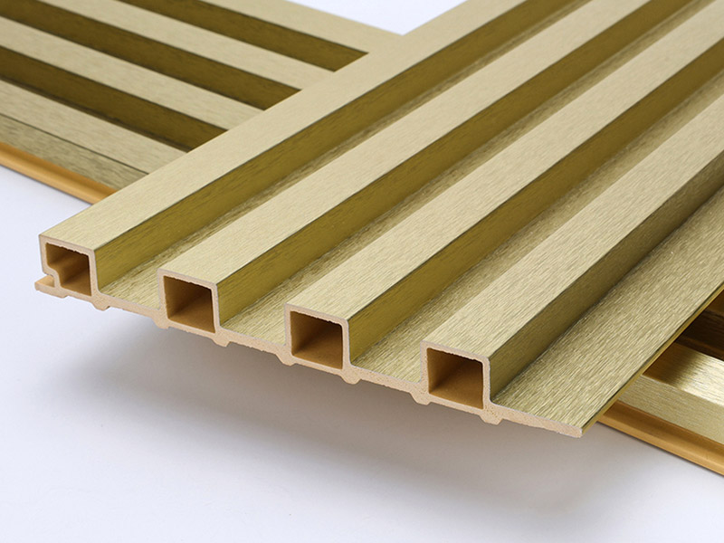 Painel de parede canelado dourado met&aacute;lico de 155 * 17 mm