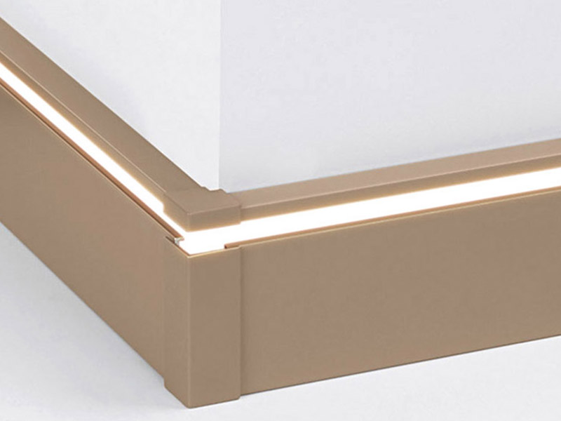 Rodap&eacute; de alum&iacute;nio