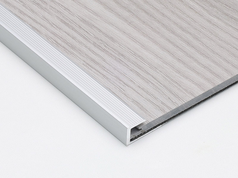Acabamento de borda de piso quadrado de alum&iacute;nio