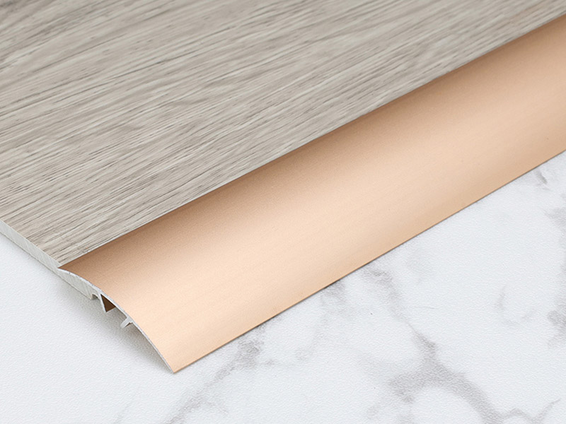 Tira de soleira de porta de metal