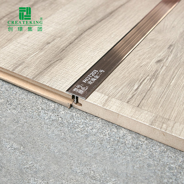 Guarnição de alumínio em forma de T de 20x9,2 mm