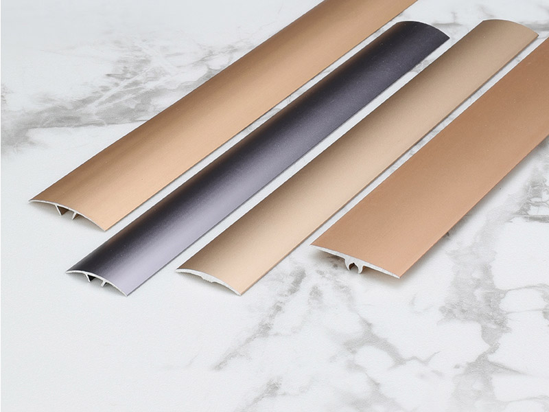 Faixa de transi&ccedil;&atilde;o universal para piso de alum&iacute;nio