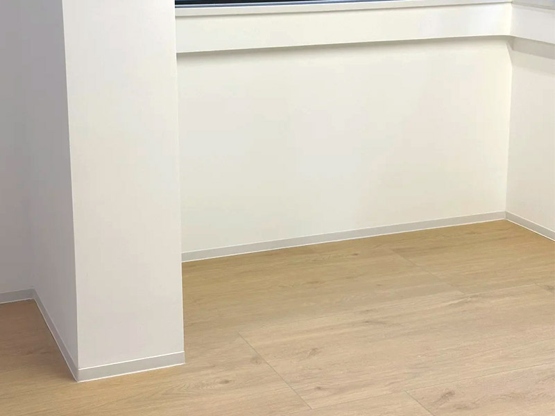 Rodap&eacute;s autoadesivos