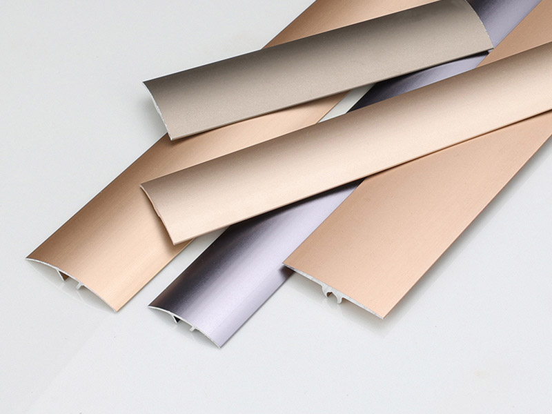 Faixa de transi&ccedil;&atilde;o de piso universal em liga de alum&iacute;nio