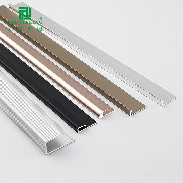 Faixa de transição de piso em forma de C 22x6mm 
