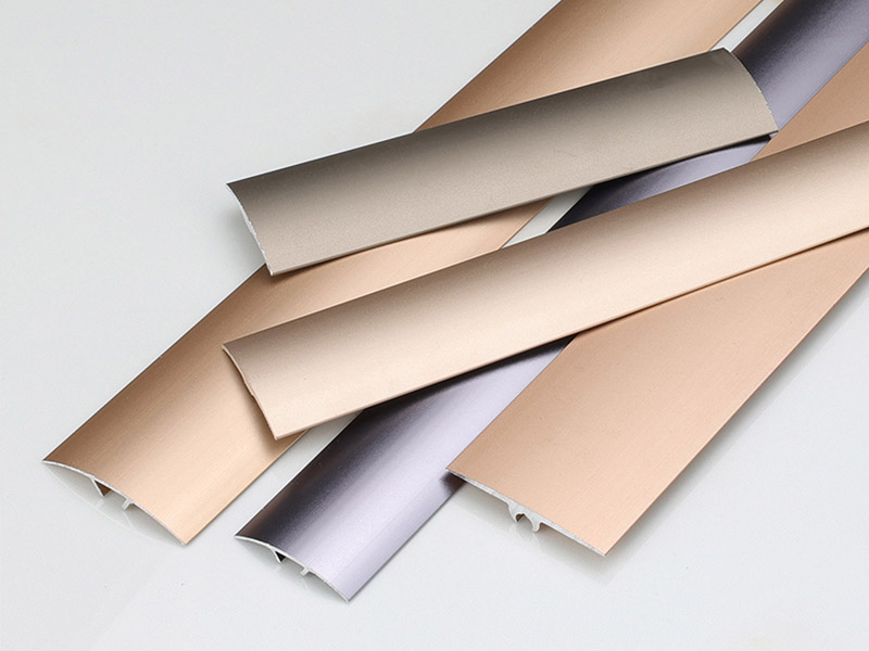 Faixa de transi&ccedil;&atilde;o universal para piso de metal