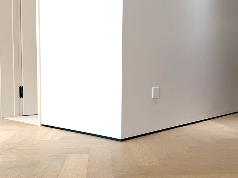 Quais são os prós e contras do rodapé Shadow Gap?