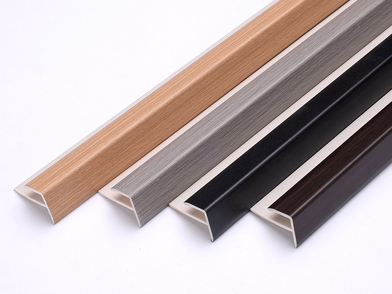Tiras para escadas em forma de F