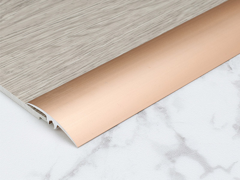 Acabamento universal para cobertura de piso