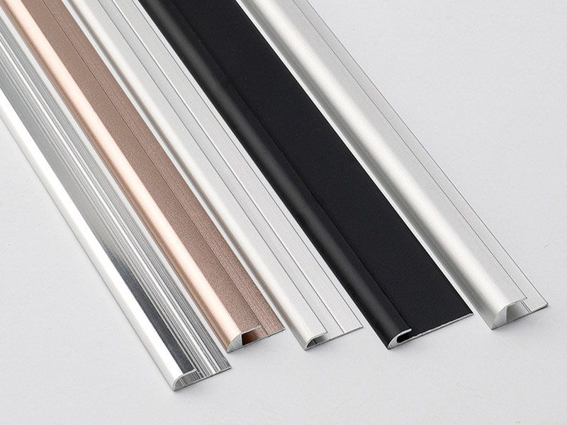 Acabamento de borda de piso de metal em forma de C