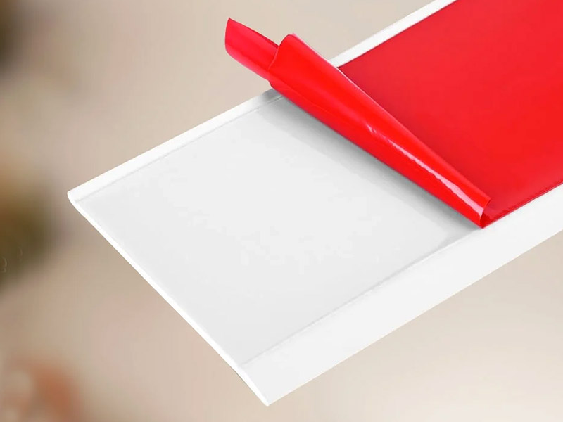 Rodap&eacute;s com suporte autoadesivo