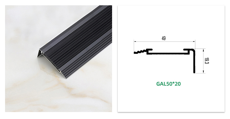 Guarni&ccedil;&atilde;o do nariz da borda da escada com inser&ccedil;&atilde;o de borracha
