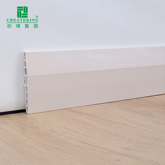 Rodapé de PVC oco chanfrado 100*15mm