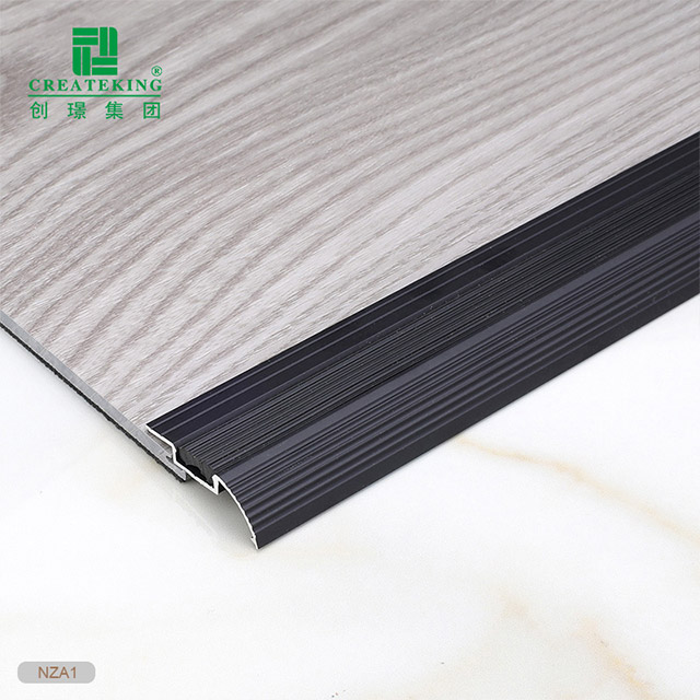 Barra de limiar antiderrapante de alumínio de 4,95x33mm com inserção de borracha