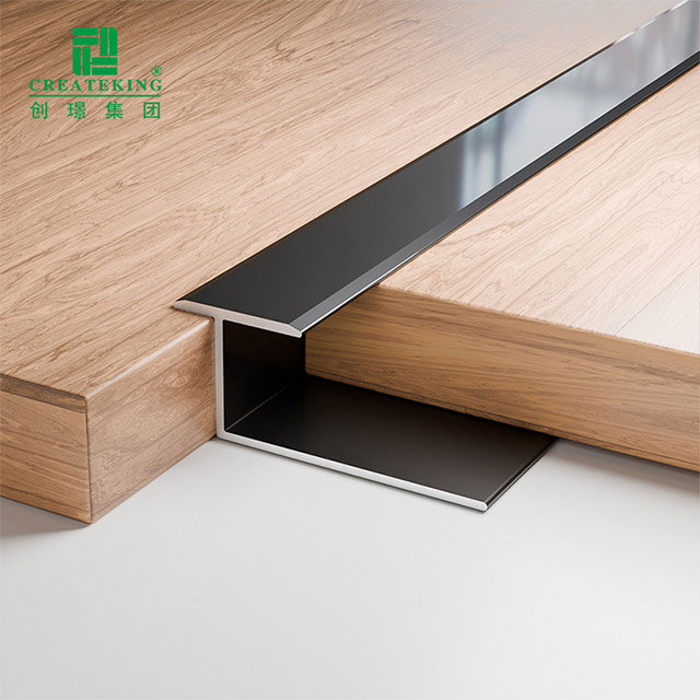 Acabamento de borda em forma de T de 12x12,5 mm