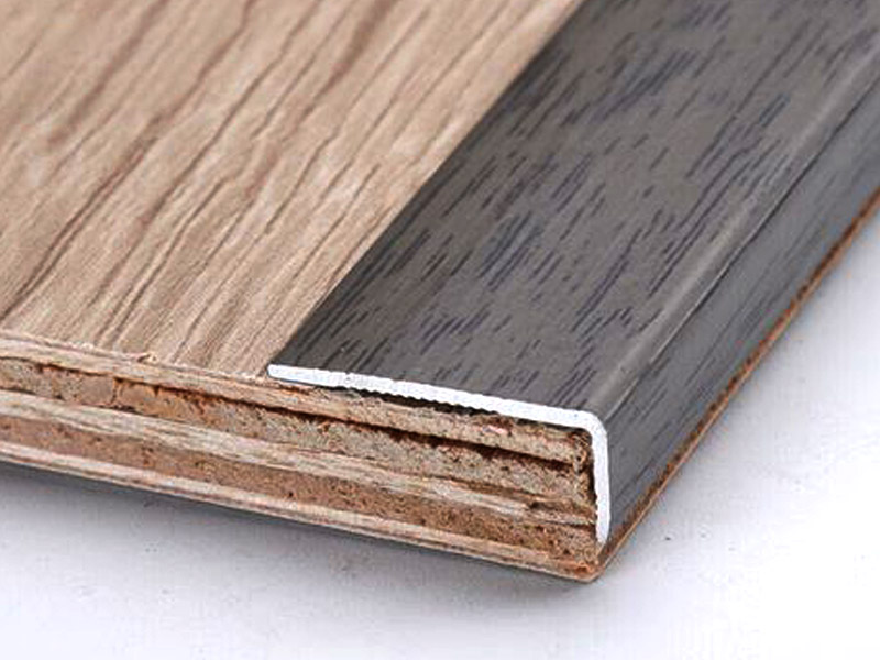 O que são tiras de escada de Nosing?