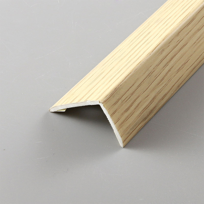 Tiras de borda de canto de piso de madeira maci&ccedil;a de PVC em forma de L de 32 * 28 mm