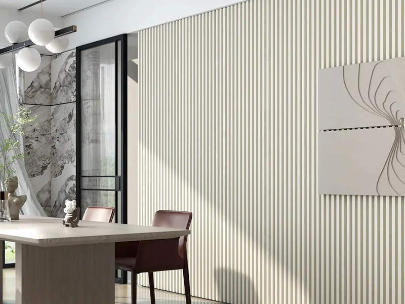 Pain&eacute;is de parede de PVC vs. Pain&eacute;is de parede PS