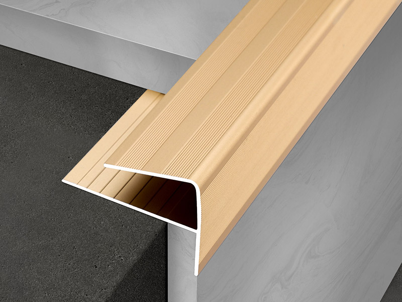 O que são narizes de escada antiderrapantes de alumínio e como instalá-los?