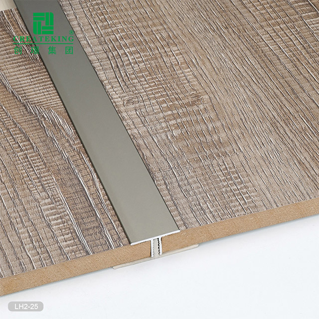 Molde deslocado de alumínio em T de 12,4x25mm