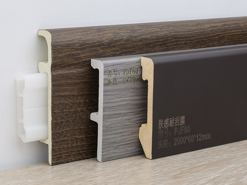 Sistemas de rodap&eacute; com bases