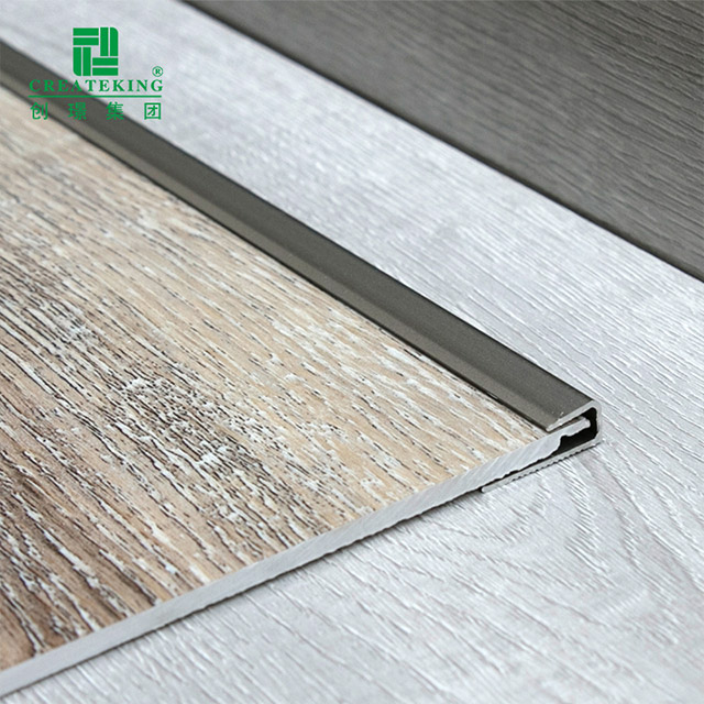 Faixa de transição de piso em forma de C 22x6mm 