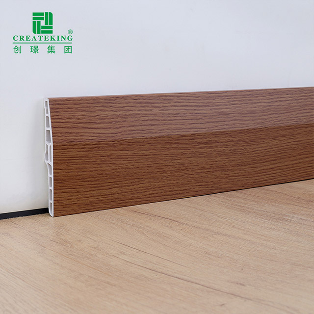 Rodapé de PVC oco chanfrado 100*15mm