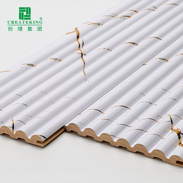 Painel de parede semi-redondo sólido com acabamento em mármore branco dourado 105,5 * 8,5 mm