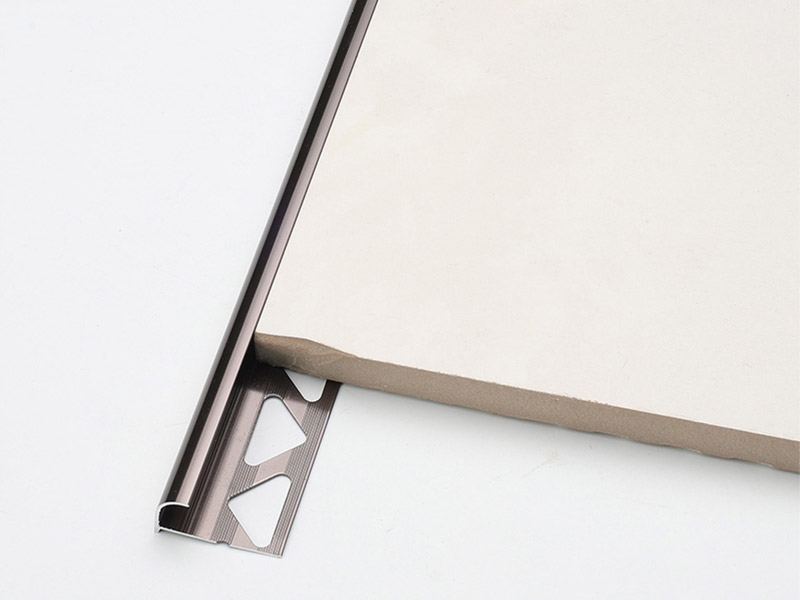 Guarni&ccedil;&atilde;o de azulejo curvo em liga de alum&iacute;nio