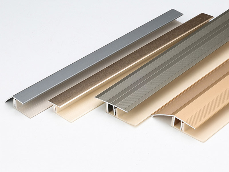 Faixa de transi&ccedil;&atilde;o de costuras de piso com moldagem em T offset