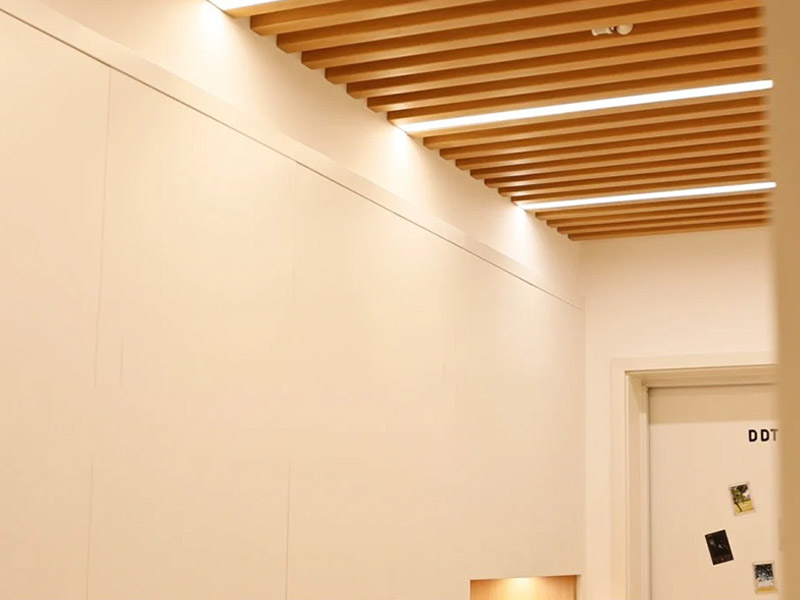 Que material é usado para tetos?