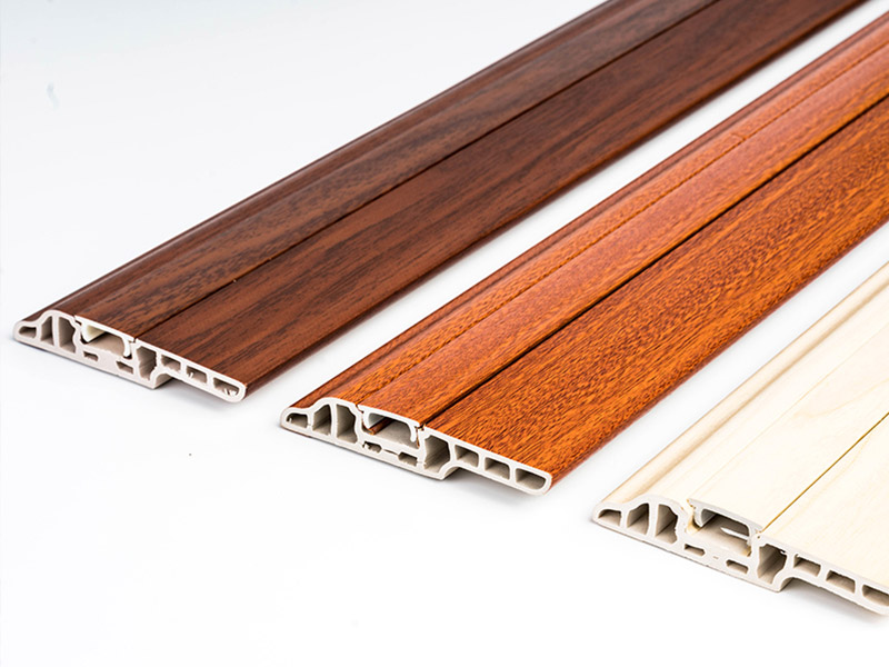 Rodap&eacute; de prego oculto em PVC de 70 * 14 mm