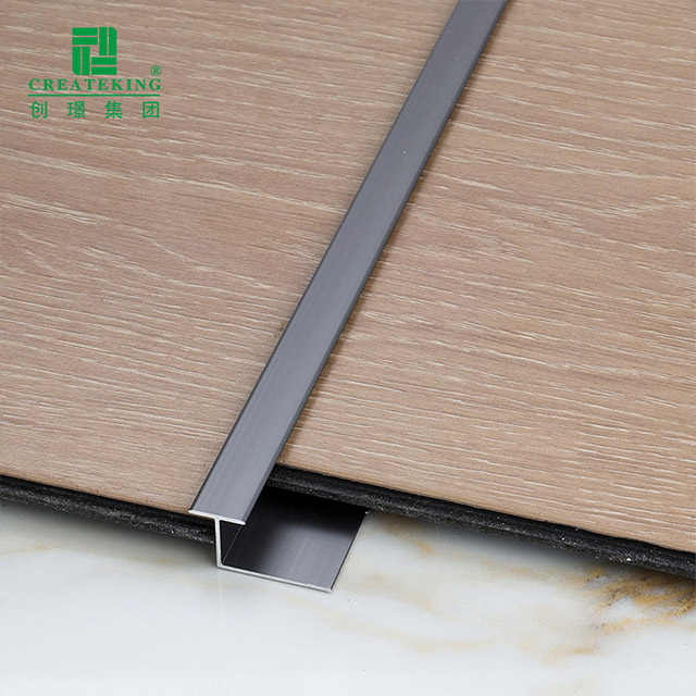 Acabamento de borda em forma de T de 12x12,5 mm