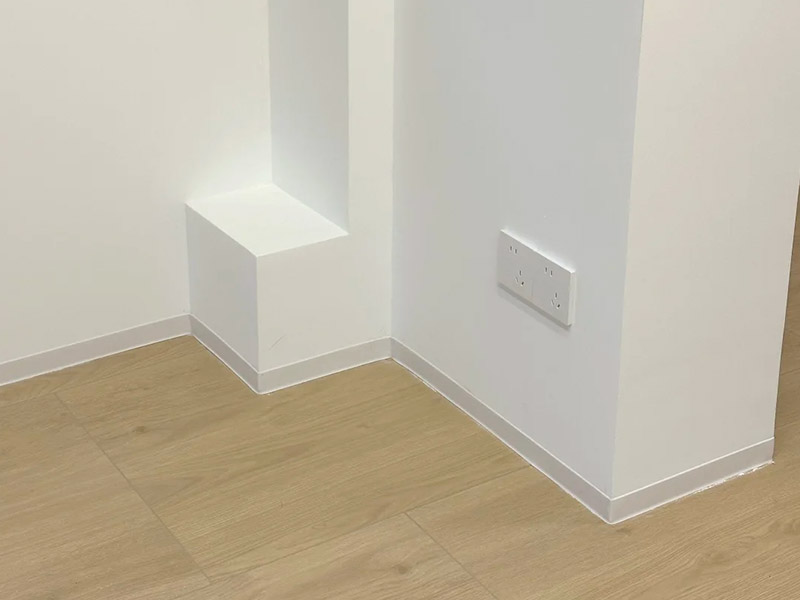 Rodap&eacute;s autoadesivos